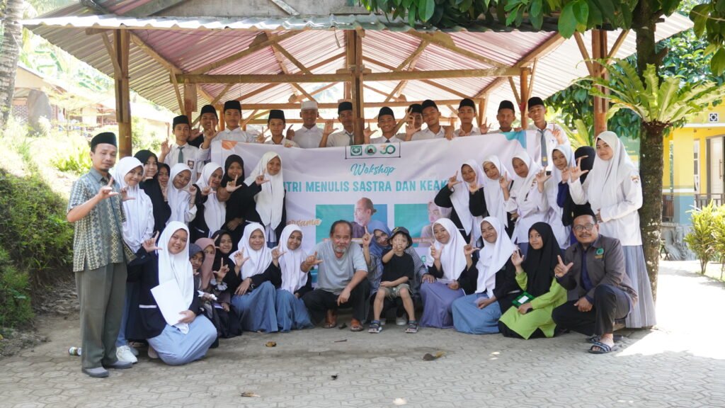 Workshop Santri Sastra Keaktoran di Ponpes Ulil Albaab